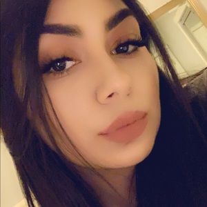 Meet your Posher, Lilly